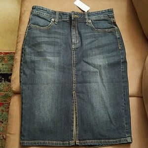 New Gap denim skirt
